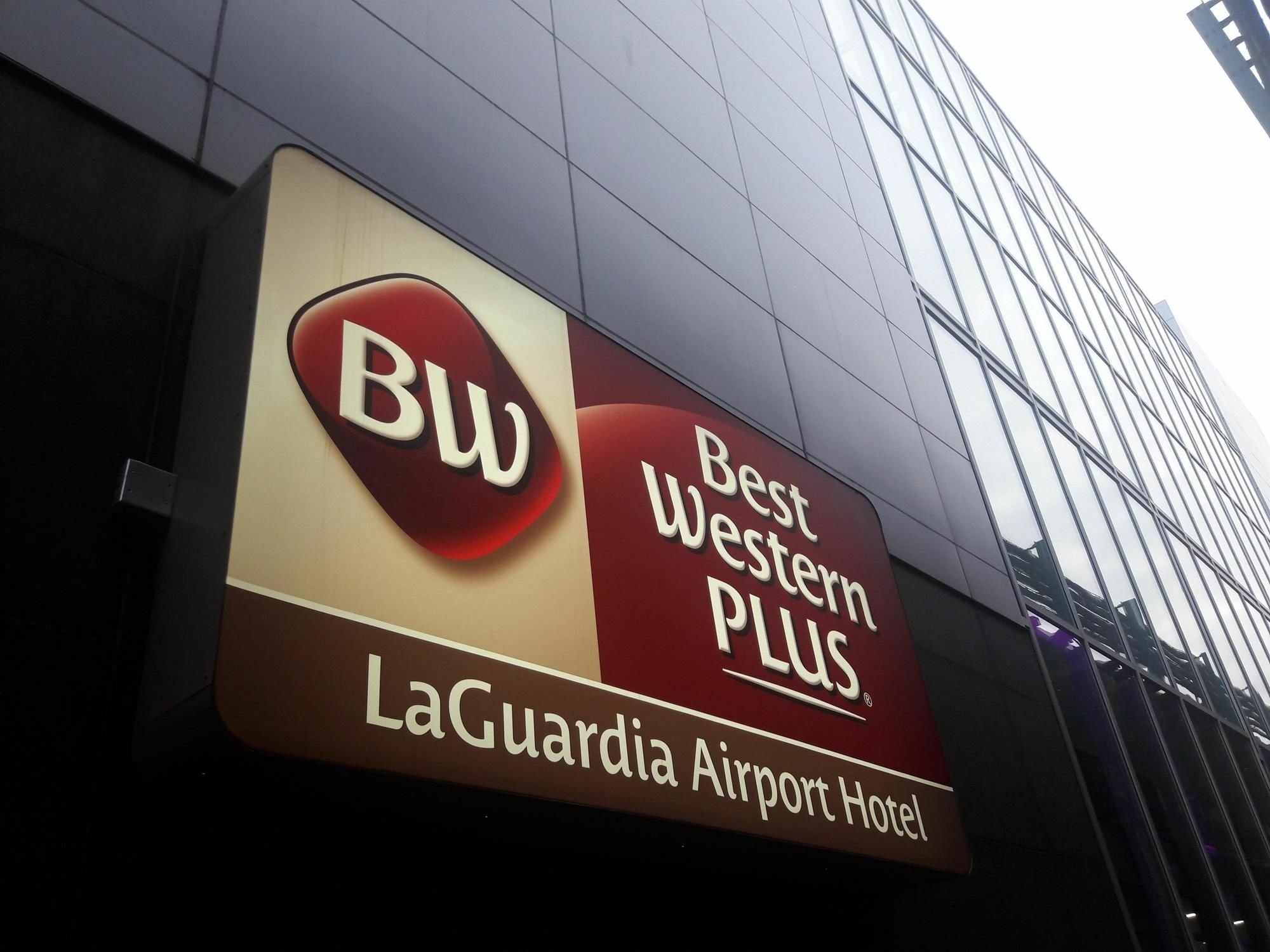 Best Western Plus Laguardia Airport Hotel Queens Нью-Йорк Экстерьер фото