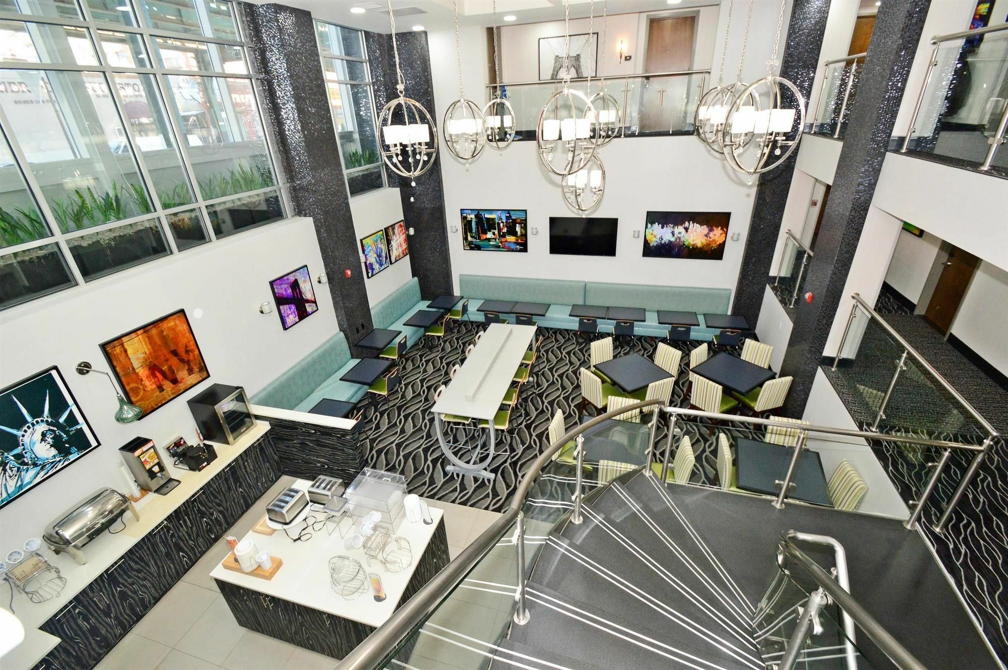 Best Western Plus Laguardia Airport Hotel Queens Нью-Йорк Экстерьер фото