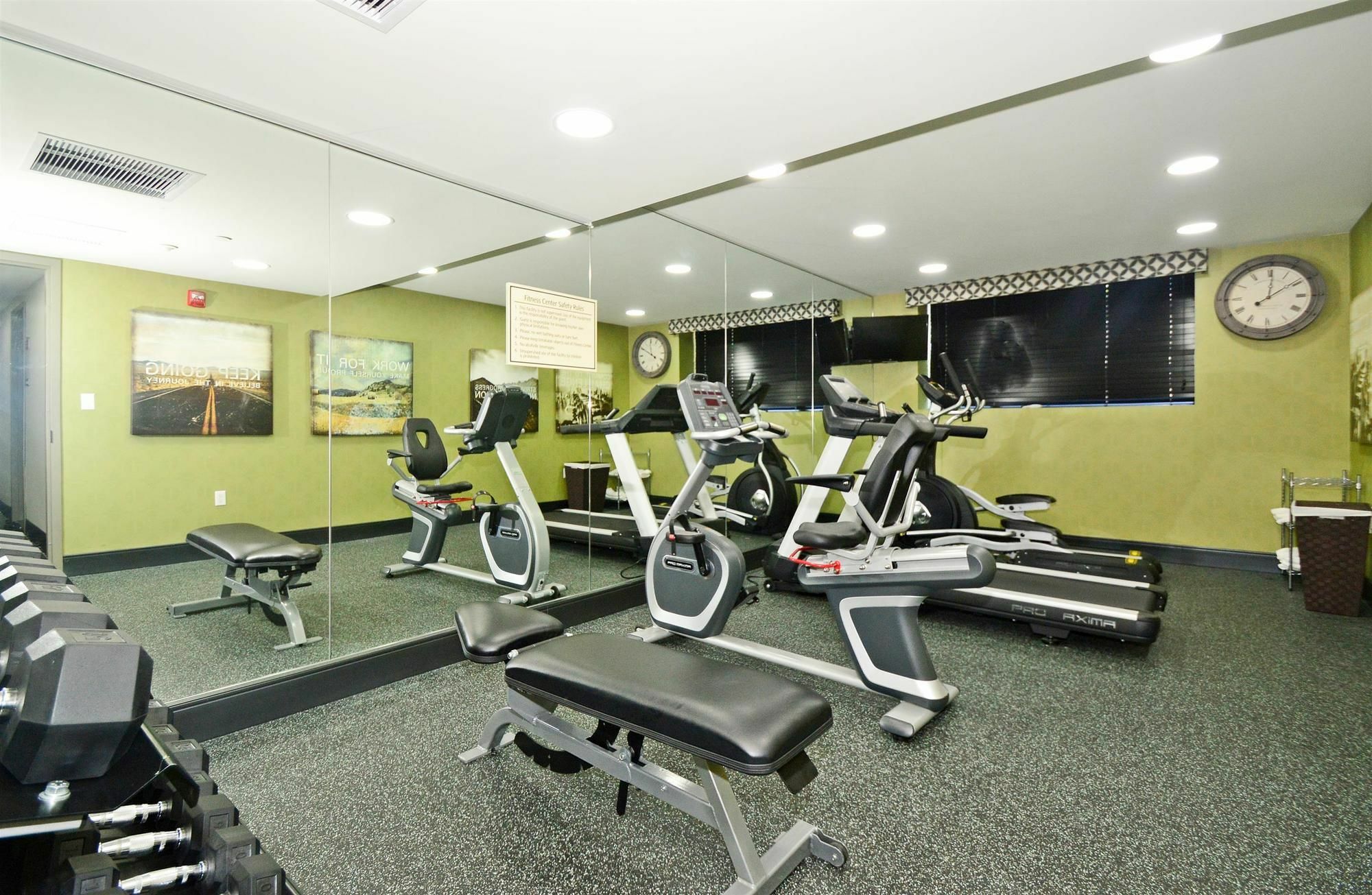 Best Western Plus Laguardia Airport Hotel Queens Нью-Йорк Экстерьер фото